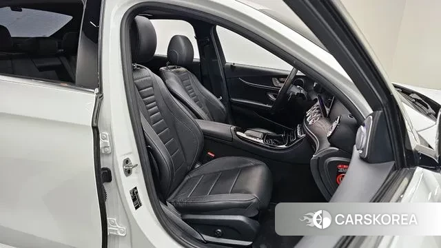 Mercedes-Benz E-Class W213 2022 Белый из Кореи, фото 3