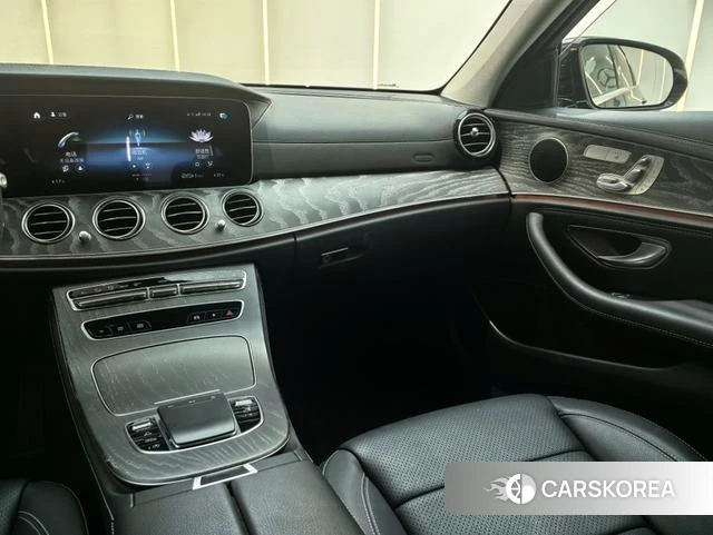 Mercedes-Benz E-class 2023 Зеленый из Китая, фото 3