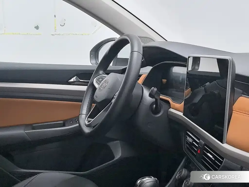 Volkswagen Bora 2023 Белый из Китая, фото 3