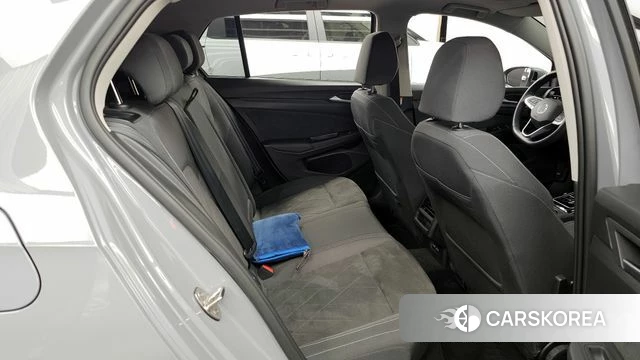 Volkswagen Golf 8th Generation 2023 Серый из Кореи, фото 3