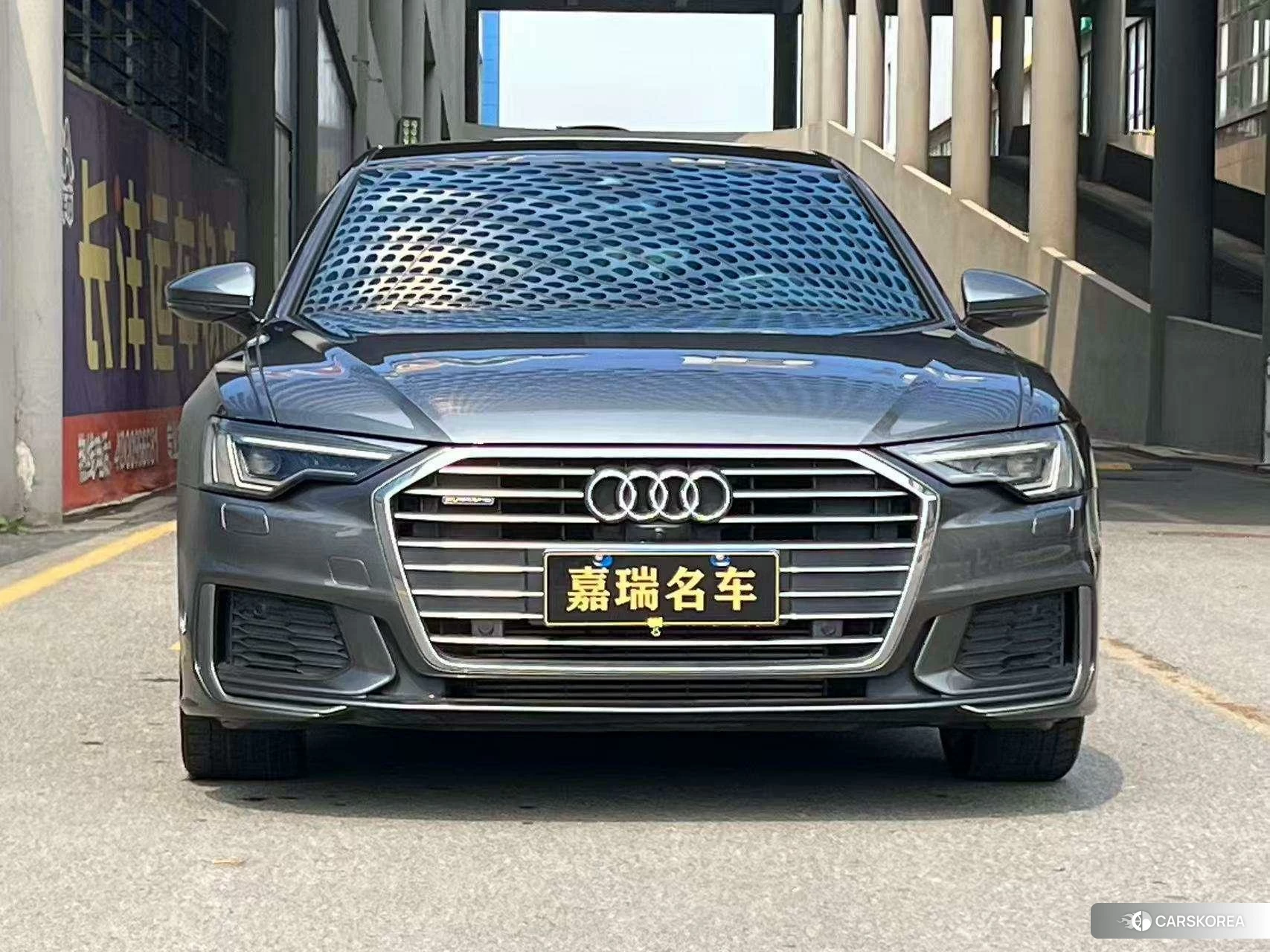 Audi A6L 2020 Темно-серый из Китая, фото 3