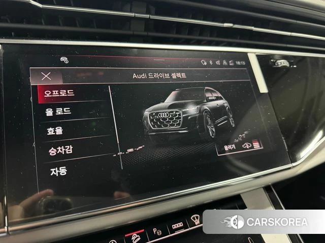 Audi Q7 (4M) 2026 Черный из Кореи, фото 3