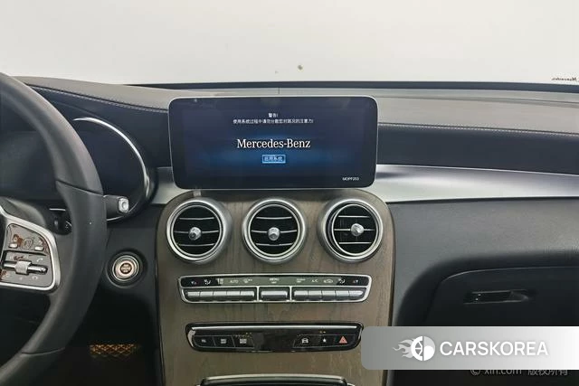 Mercedes-Benz GLC 2021 Белый из Китая, фото 3