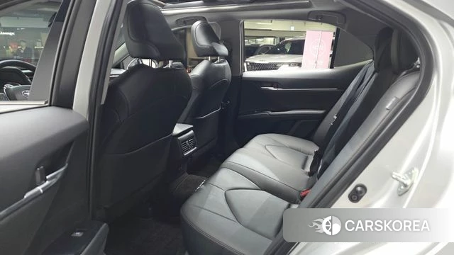 Toyota Camry (XV70) 2018 Серебряный из Кореи, фото 3