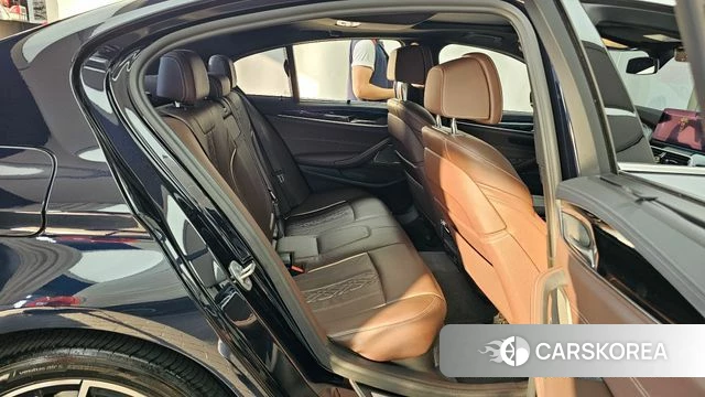 BMW 5 Series (G30) 2022 Черный из Кореи, фото 3
