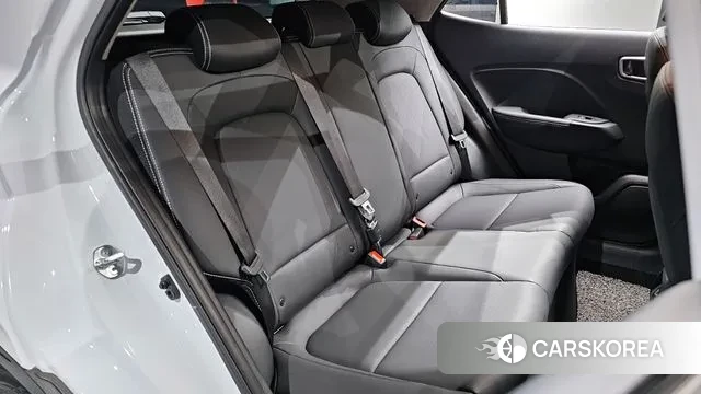 Hyundai Venue 2023 Белый из Кореи, фото 3