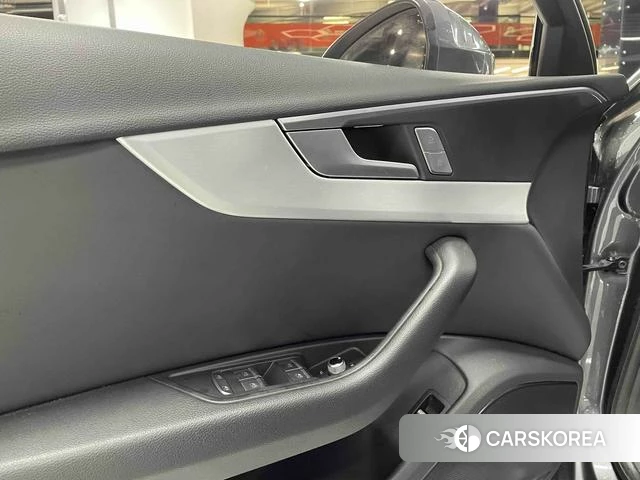 Audi A4L 2024 Темно-серый из Китая, фото 3