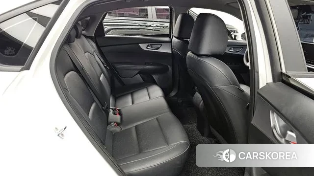 Kia The New K3 2nd generation 2021 Белый из Кореи, фото 3