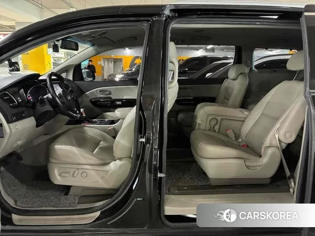 Kia The New Carnival 2019 Черный из Кореи, фото 3