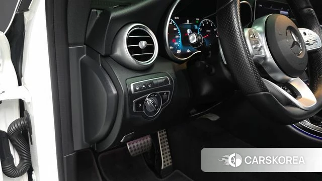 Mercedes-Benz C-Class W205 2021 Белый из Кореи, фото 3