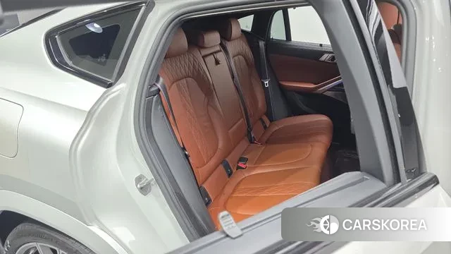 BMW X6 (G06) 2023 Белый из Кореи, фото 3