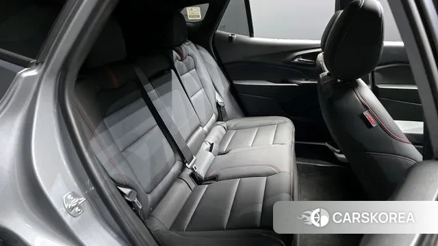 Chevrolet (GM Daewoo) Trax Crossover 2024 Серебристо-серый из Кореи, фото 3