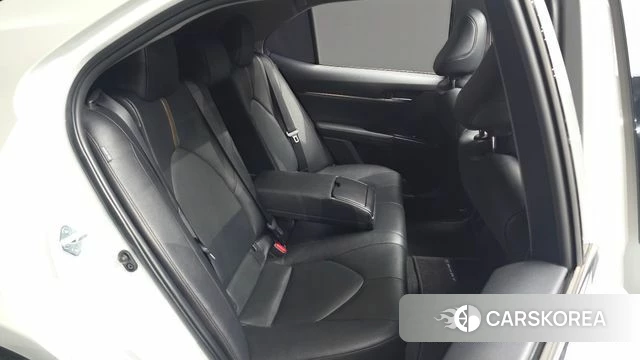 Toyota Camry (XV70) 2019 Белый из Кореи, фото 3