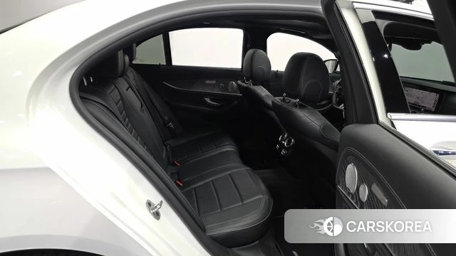 Mercedes-Benz E-Class W213 2021 Белый из Кореи, фото 3