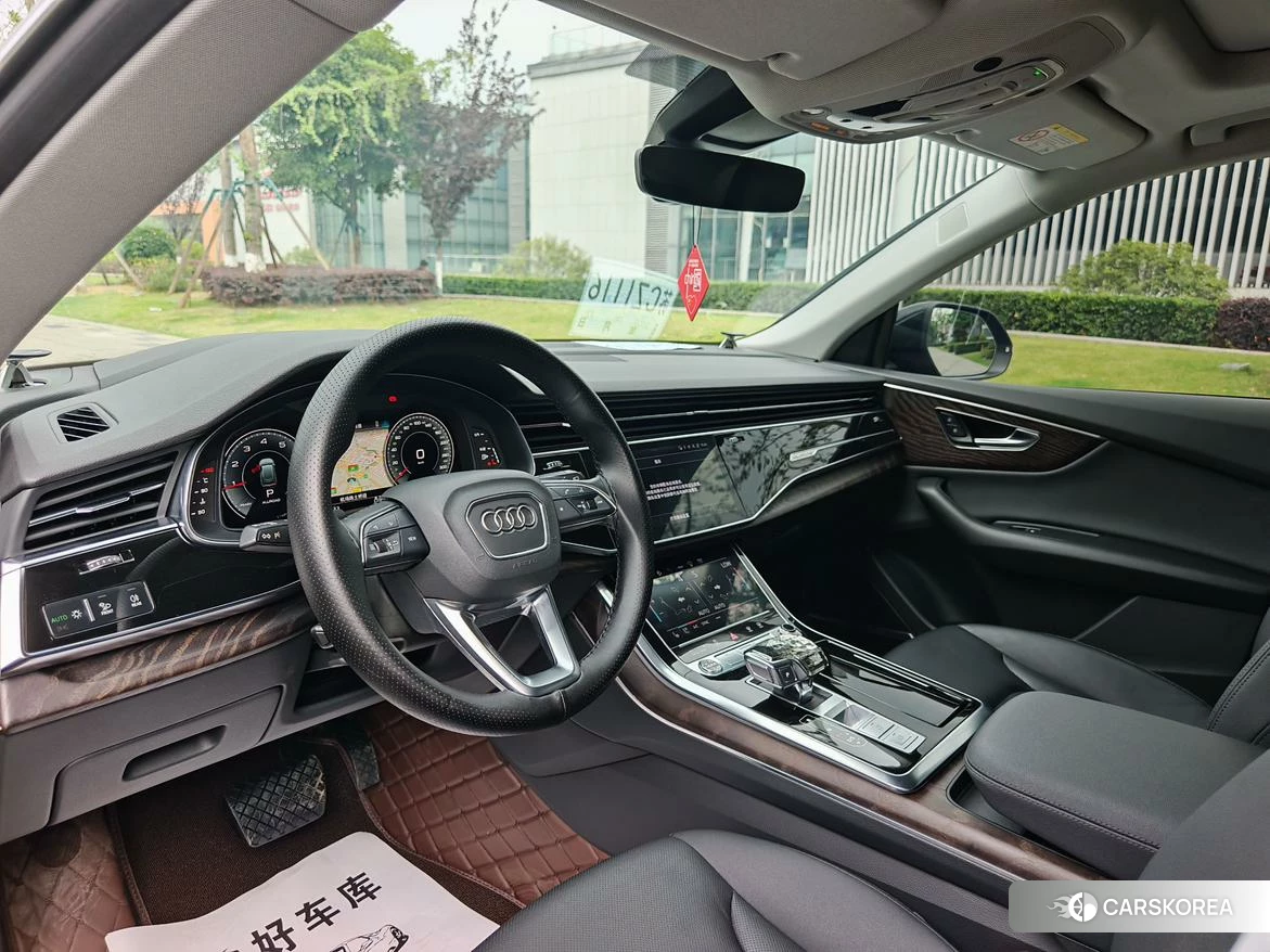 Audi Q8 2020 Черный из Китая, фото 3