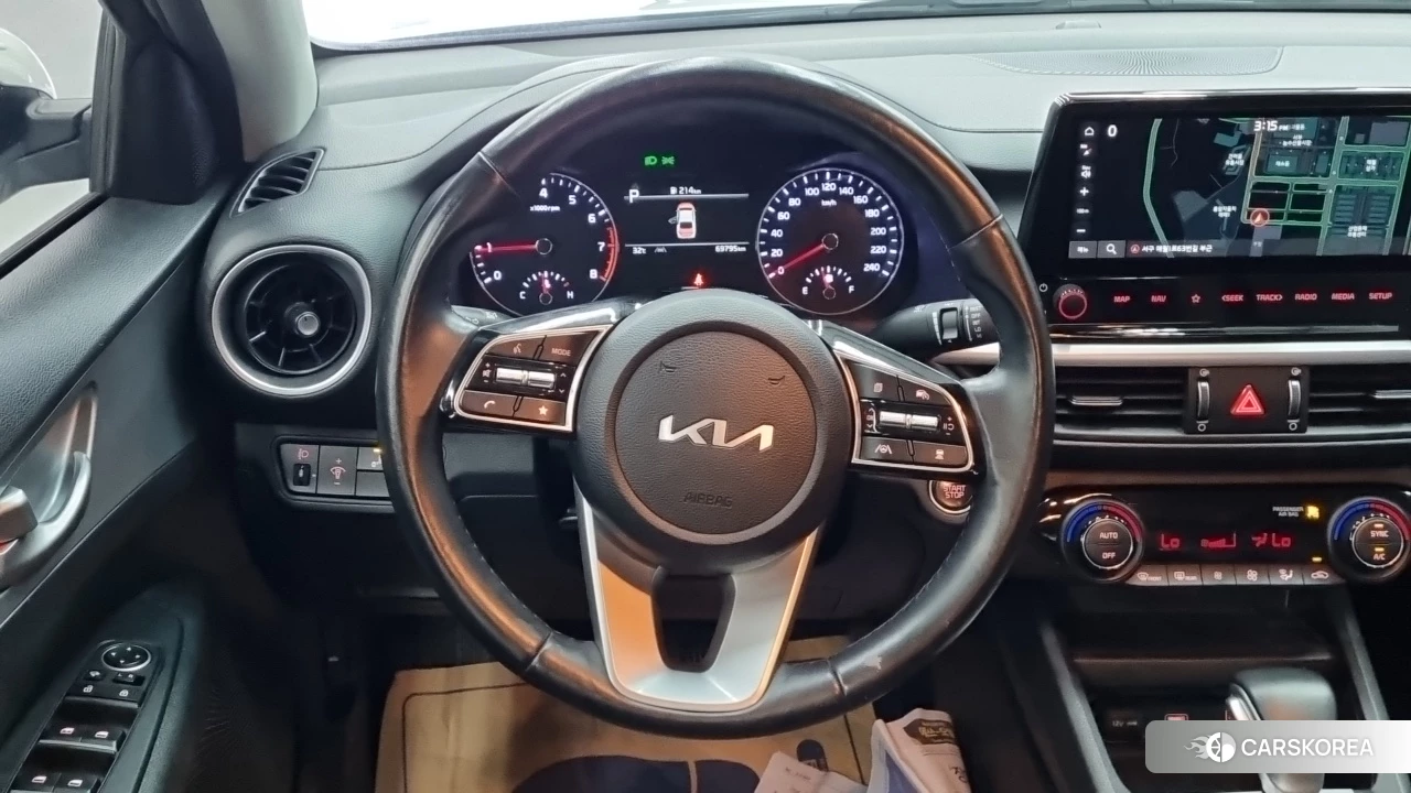 Kia The New K3 2nd generation 2021 Белый из Кореи, фото 3