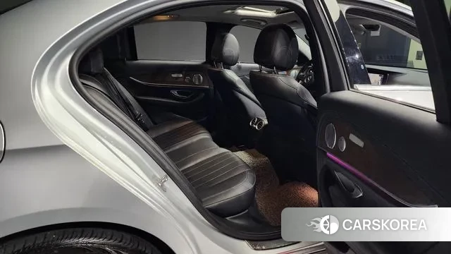 Mercedes-Benz E-Class W213 2018 Серебряный из Кореи, фото 3