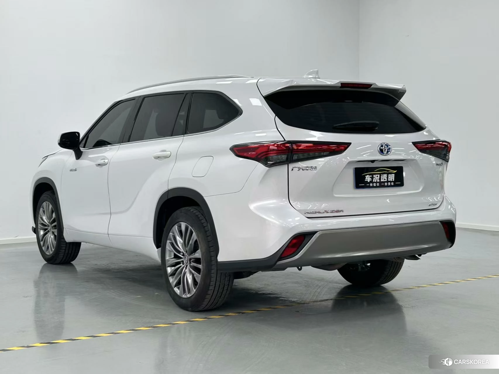 Toyota Highlander 2021 Белый из Китая, фото 3