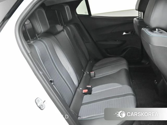 Peugeot e-2008 second generation 2022 Белый из Кореи, фото 3