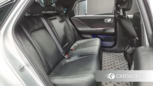 Hyundai Ionic 6 2023 Серебристо-серый из Кореи, фото 3