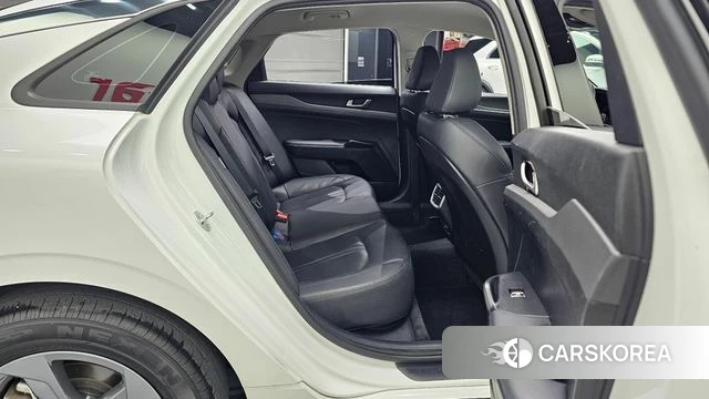 Kia K5 3rd generation 2023 Белый из Кореи, фото 3