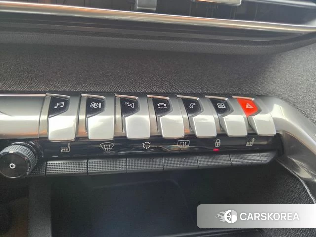 Peugeot 3008 second generation 2018 Белый из Кореи, фото 3