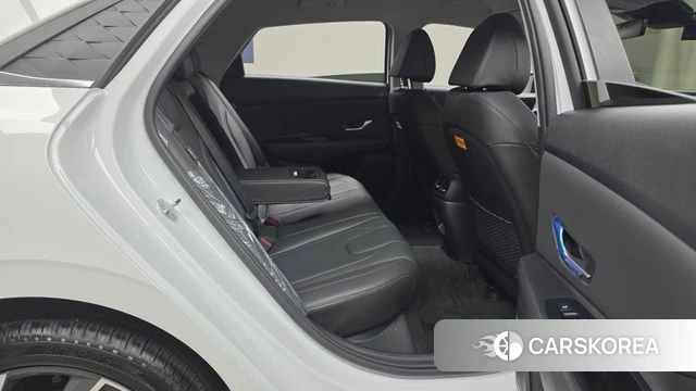 Hyundai The New Avante (CN7) 2024 Белый из Кореи, фото 3