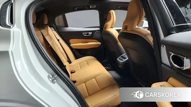 Volvo S60 3rd generation 2019 Белый из Кореи, фото 3