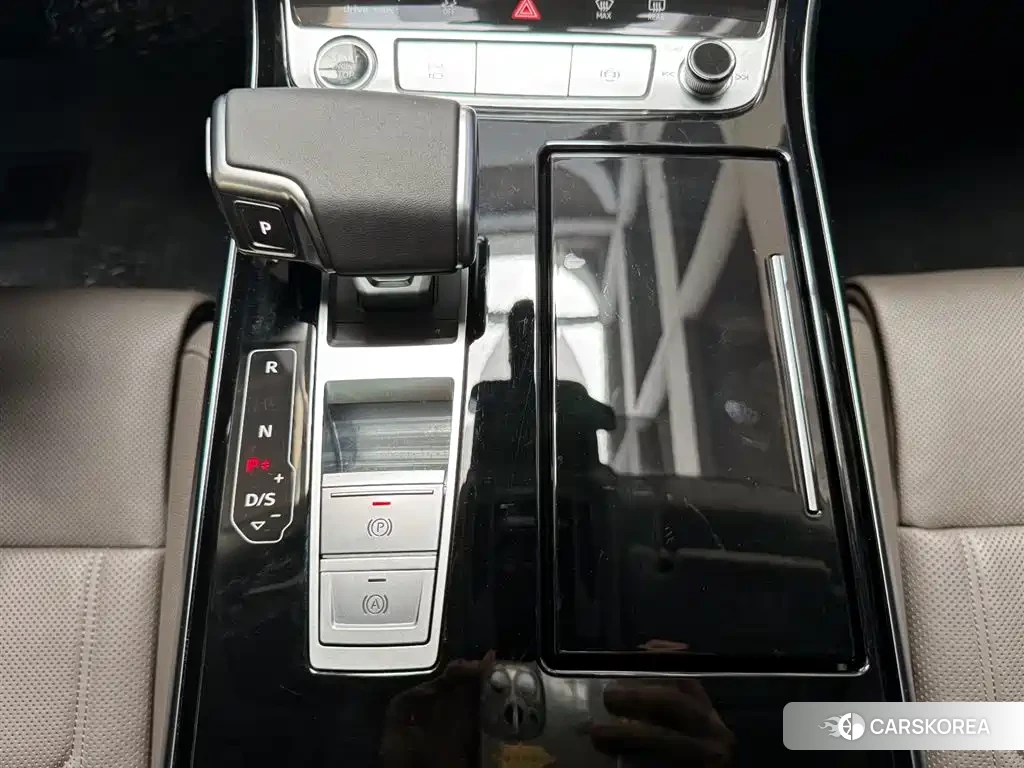 Audi A8 2025 Черный из Китая, фото 3