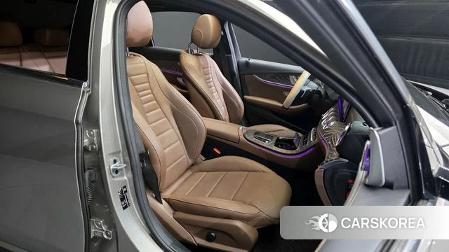 Mercedes-Benz E-Class W213 2022 Серебристо-серый из Кореи, фото 3