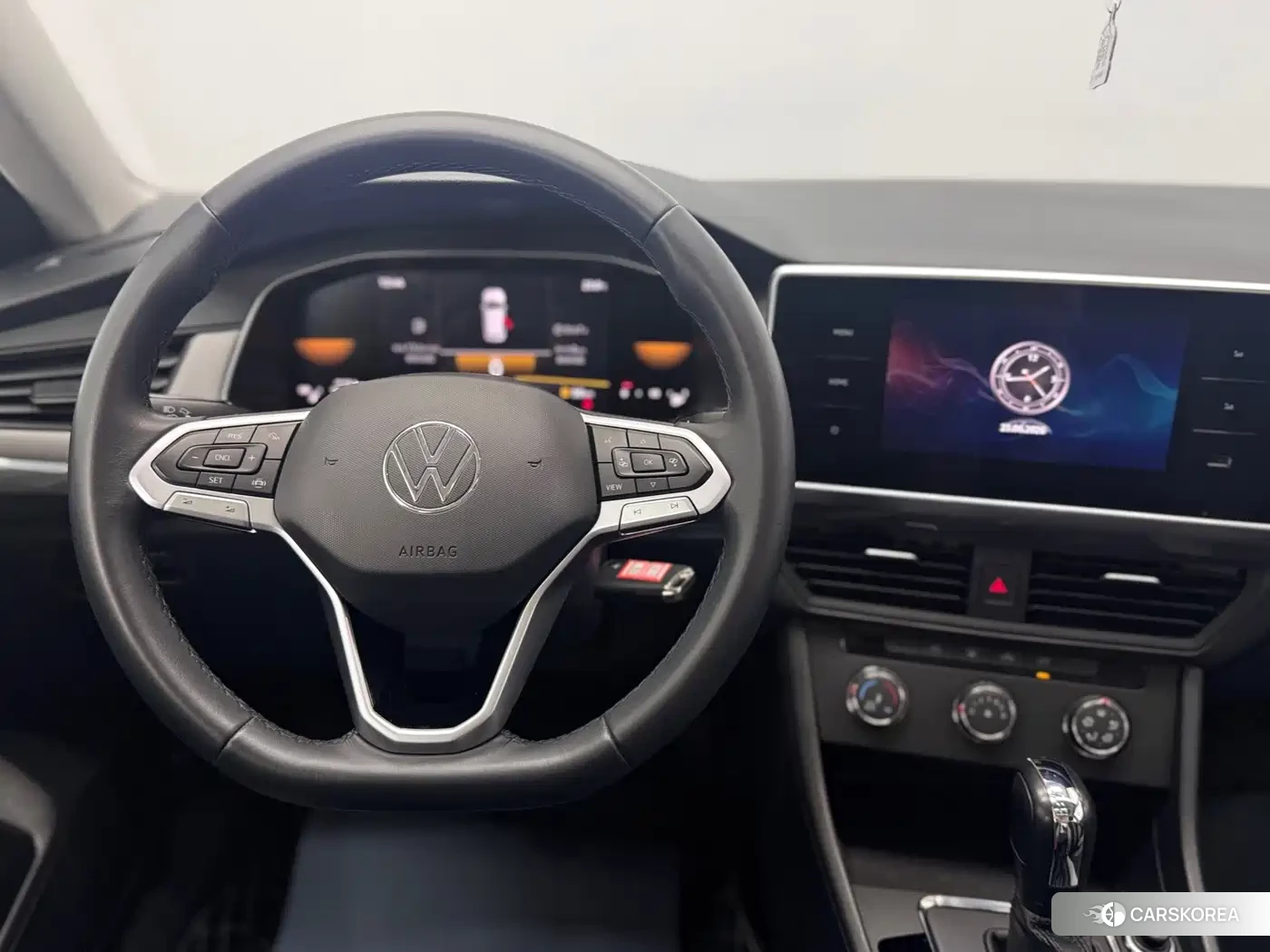 Volkswagen Bora 2023 Белый из Китая, фото 3