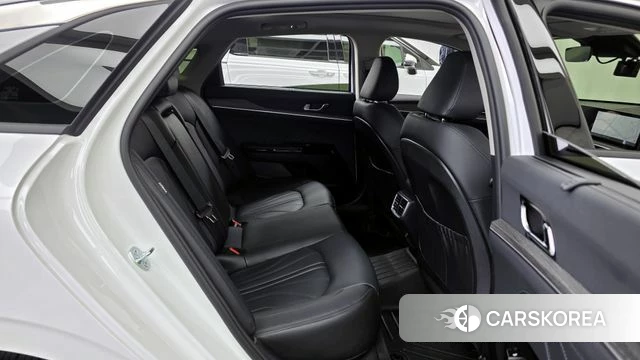 Kia The New K5 3rd generation 2025 Белый из Кореи, фото 3