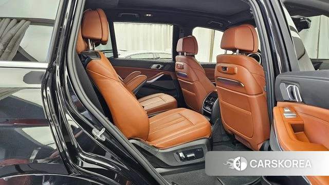 BMW X7 (G07) 2023 Черный из Кореи, фото 3
