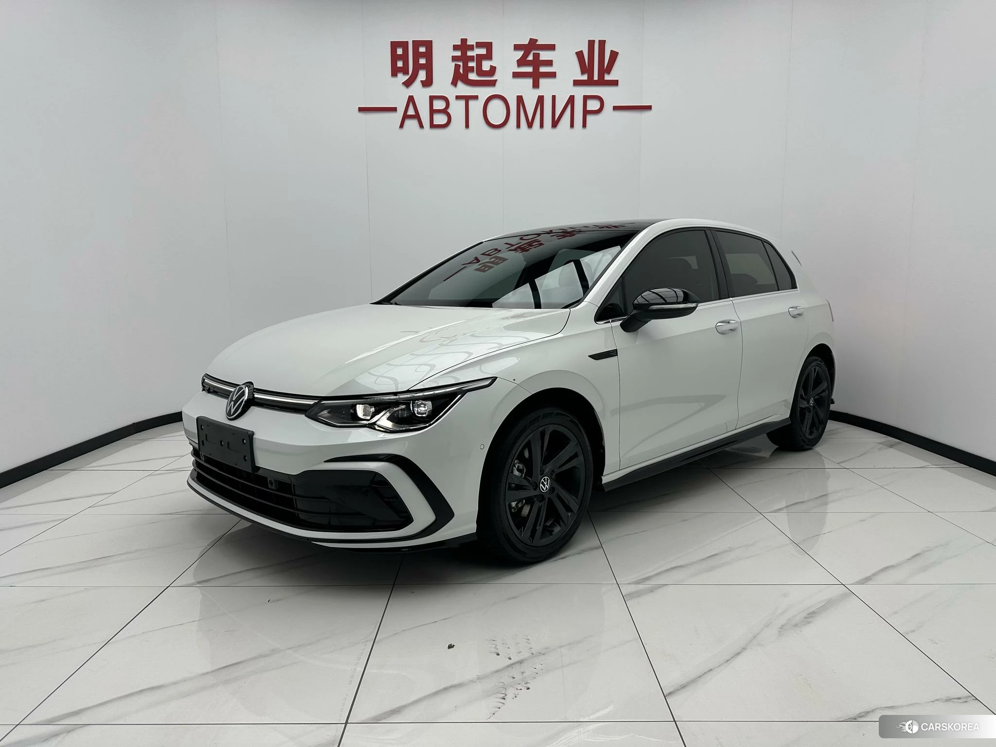Volkswagen Golf 2023 Белый из Китая, фото 3