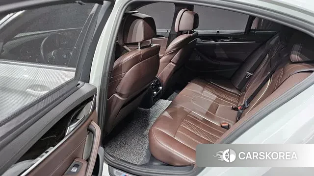 BMW 5 Series (G30) 2023 Белый из Кореи, фото 3