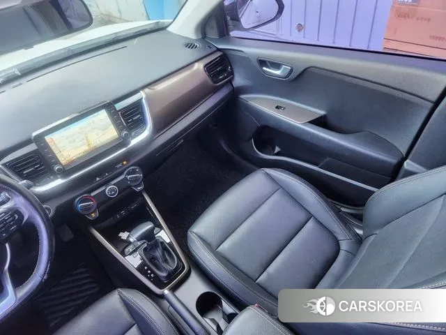 Kia Stonic 2018 Белый из Кореи, фото 3