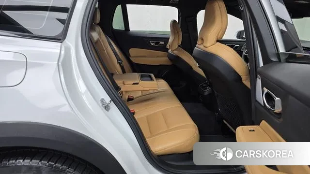 Volvo V60 Cross-Country 2nd Generation 2019 Белый из Кореи, фото 3