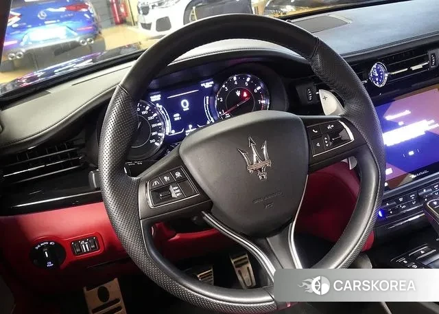 Maserati Quattroporte 2023 Черный из Кореи, фото 3