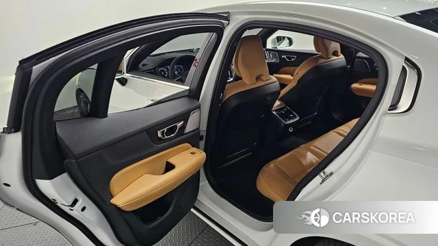 Volvo S60 3rd generation 2019 Белый из Кореи, фото 3