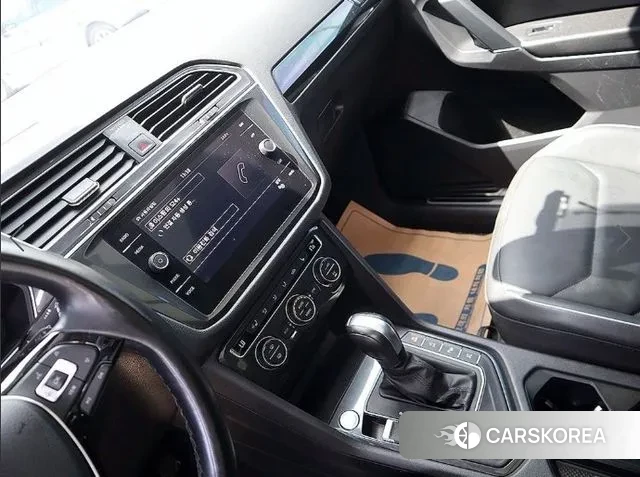 Volkswagen Tiguan Allspace 2020 Черный из Кореи, фото 3