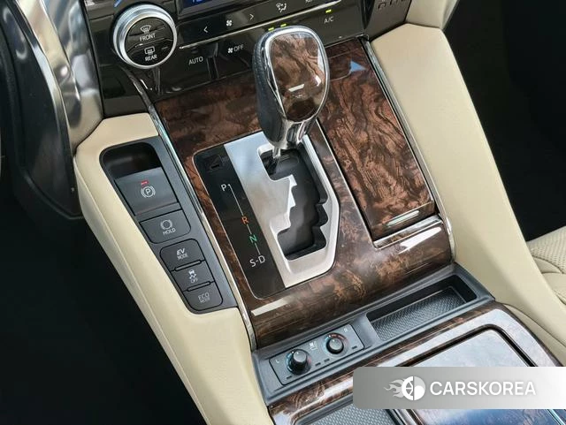 Toyota Elfa 2022 Белый из Китая, фото 3
