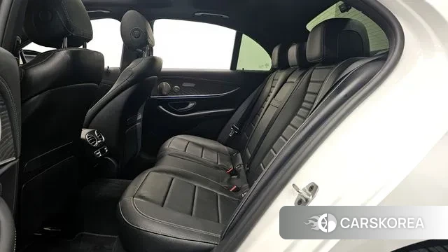 Mercedes-Benz E-Class W213 2022 Белый из Кореи, фото 3