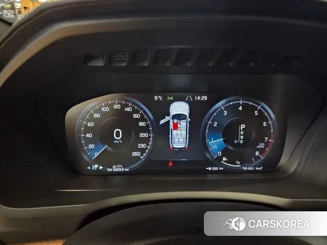 Volvo XC90 second Generation 2019 Белый из Кореи, фото 3