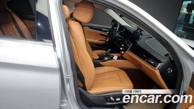 BMW 5 Series (G30) 2020 Серебряный из Кореи, фото 3