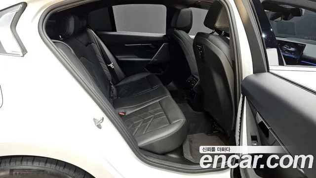 BMW 5 Series (G60) 2024 Белый из Кореи, фото 3