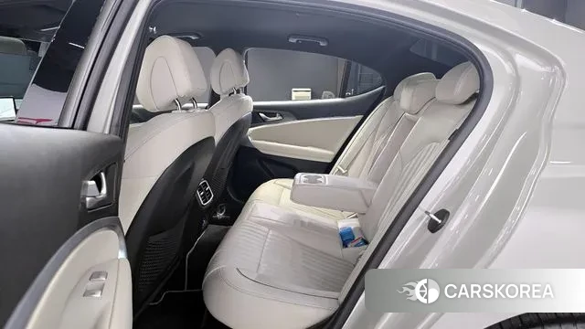 Genesis The New G70 2023 Серебристо-серый из Кореи, фото 3