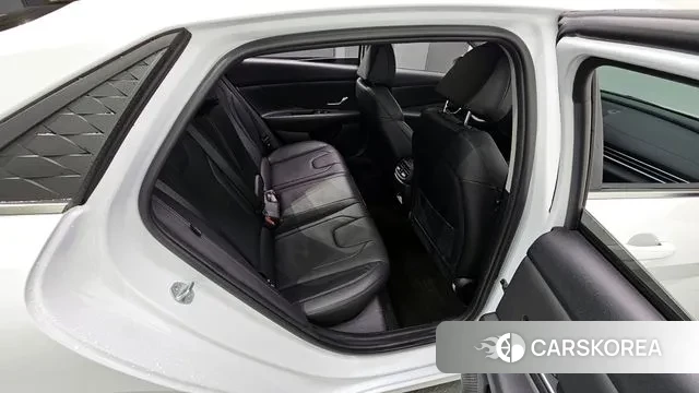 Hyundai The New Avante (CN7) 2023 Белый из Кореи, фото 3