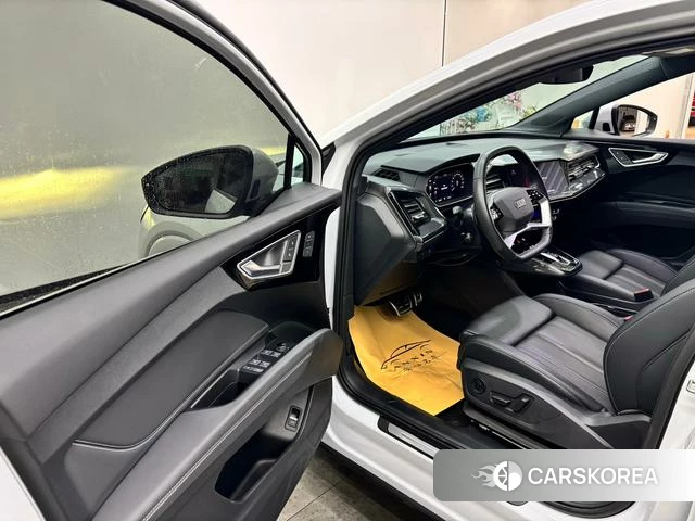 Audi Q4 e-tron 2024 Белый из Китая, фото 3