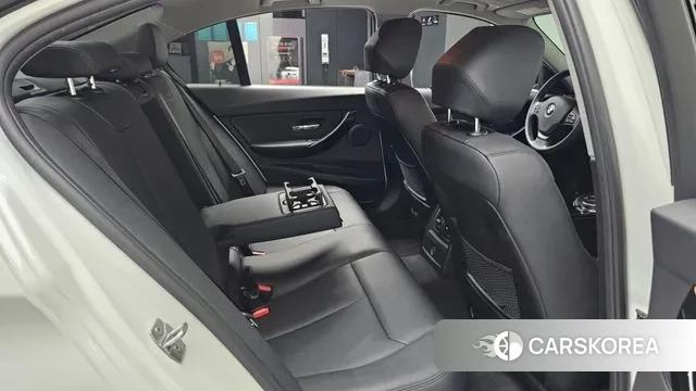 BMW 3 Series (F30) 2018 Белый из Кореи, фото 3