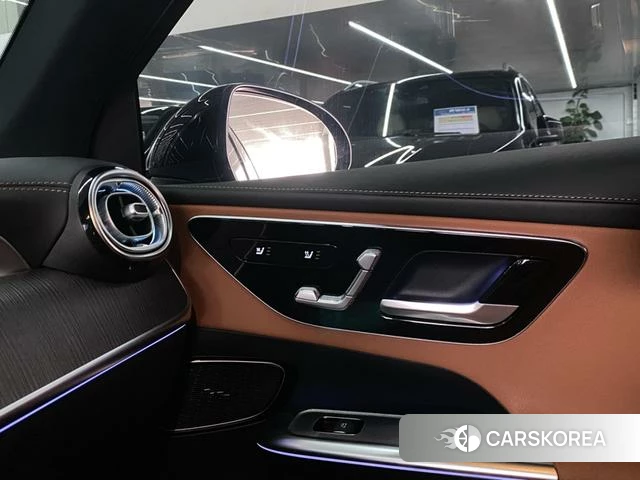 Mercedes-Benz GLC 2024 Черный из Китая, фото 3